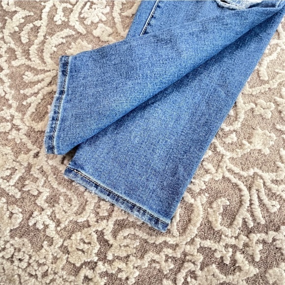 NWOT Levi’s Silver Tab Mom Jean High Waist Distressed - Picture 9 of 15